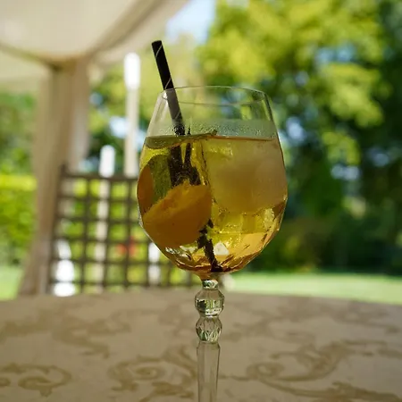 & L'antico Forziere Deruta